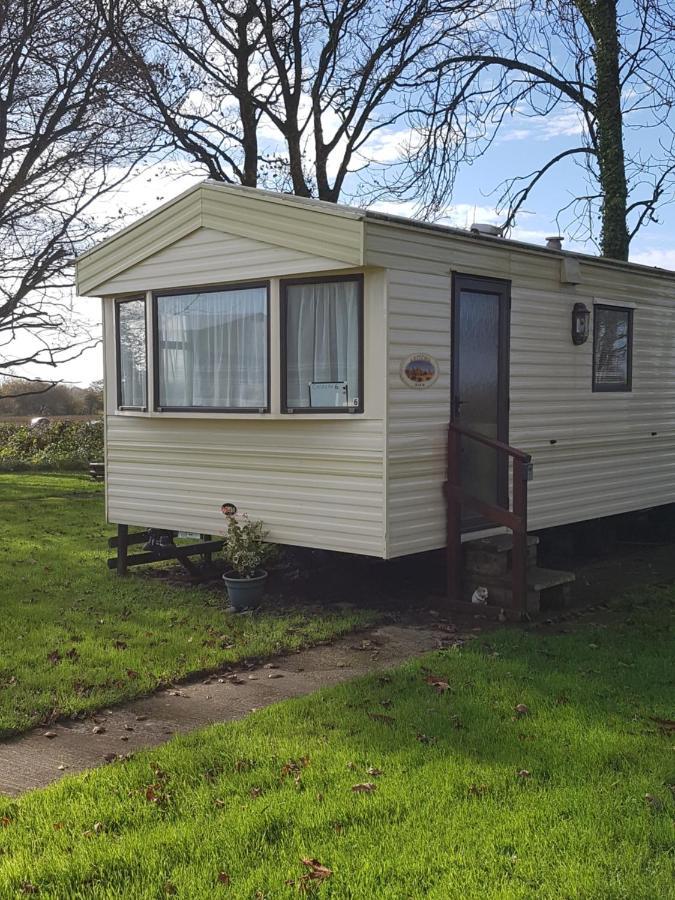 Cosy Caravan At Blackmoor Farm Ludchurch 外观 照片