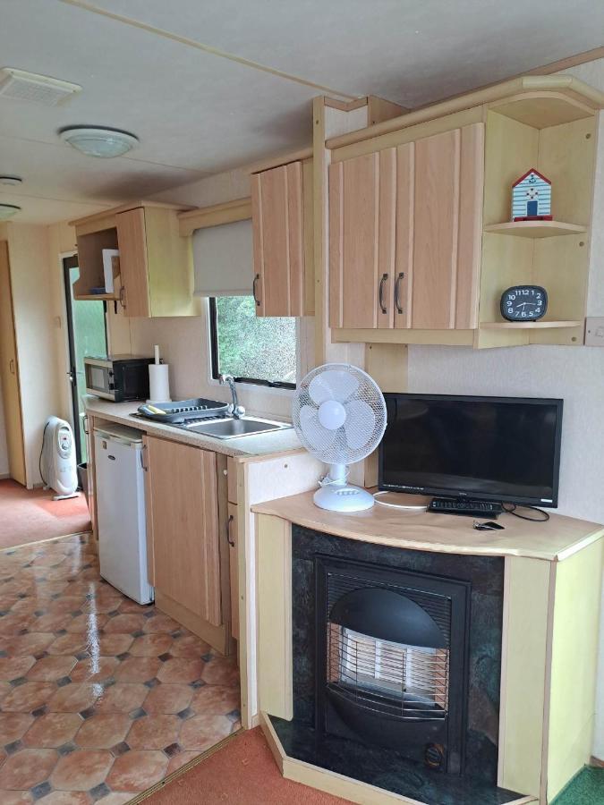 Cosy Caravan At Blackmoor Farm Ludchurch 外观 照片